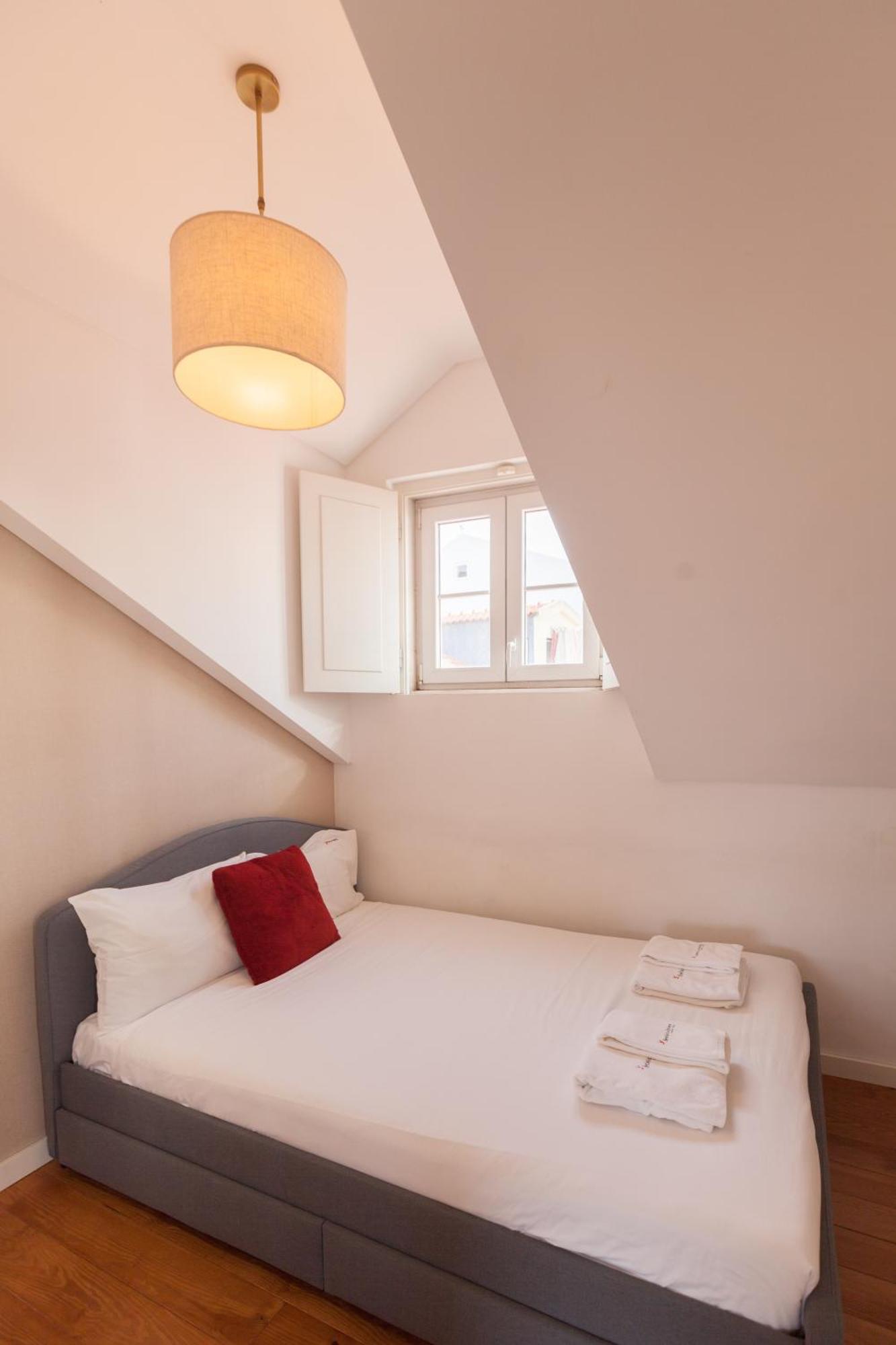 Apartamento Flh Portas Do Sol Duplex With Terrace Lisboa Exterior foto