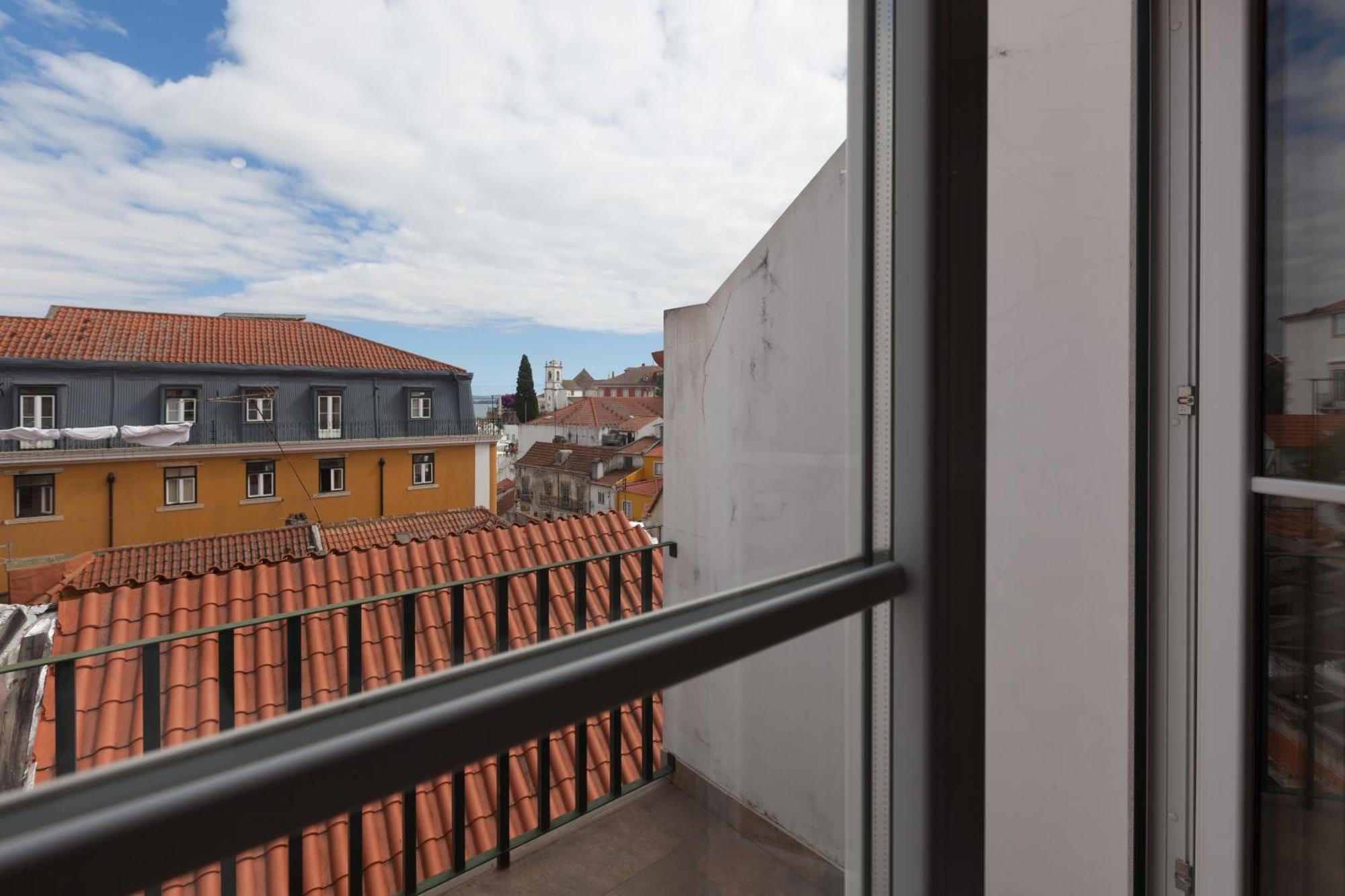 Apartamento Flh Portas Do Sol Duplex With Terrace Lisboa Exterior foto