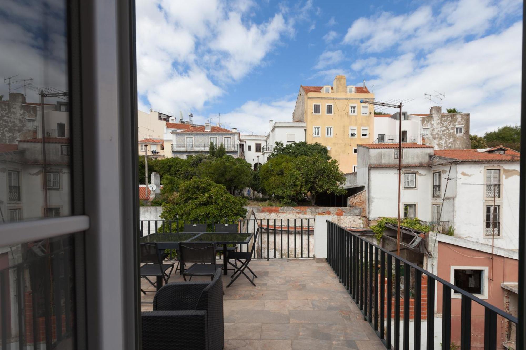 Apartamento Flh Portas Do Sol Duplex With Terrace Lisboa Exterior foto