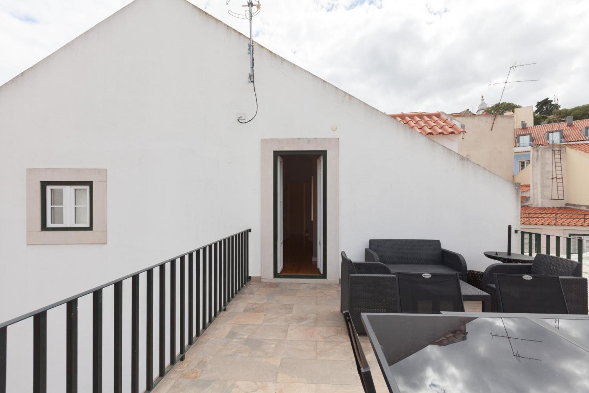 Apartamento Flh Portas Do Sol Duplex With Terrace Lisboa Exterior foto