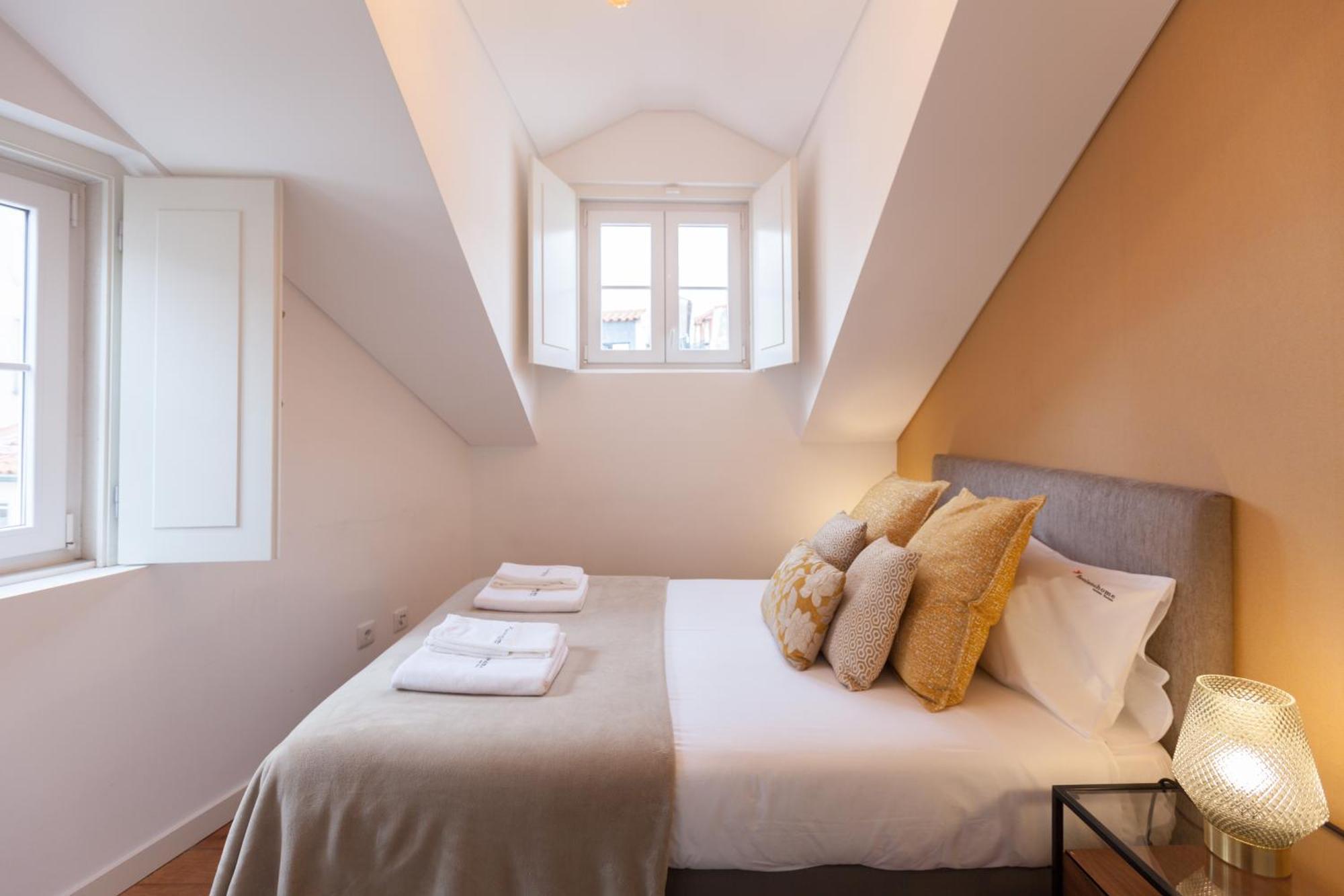 Apartamento Flh Portas Do Sol Duplex With Terrace Lisboa Exterior foto